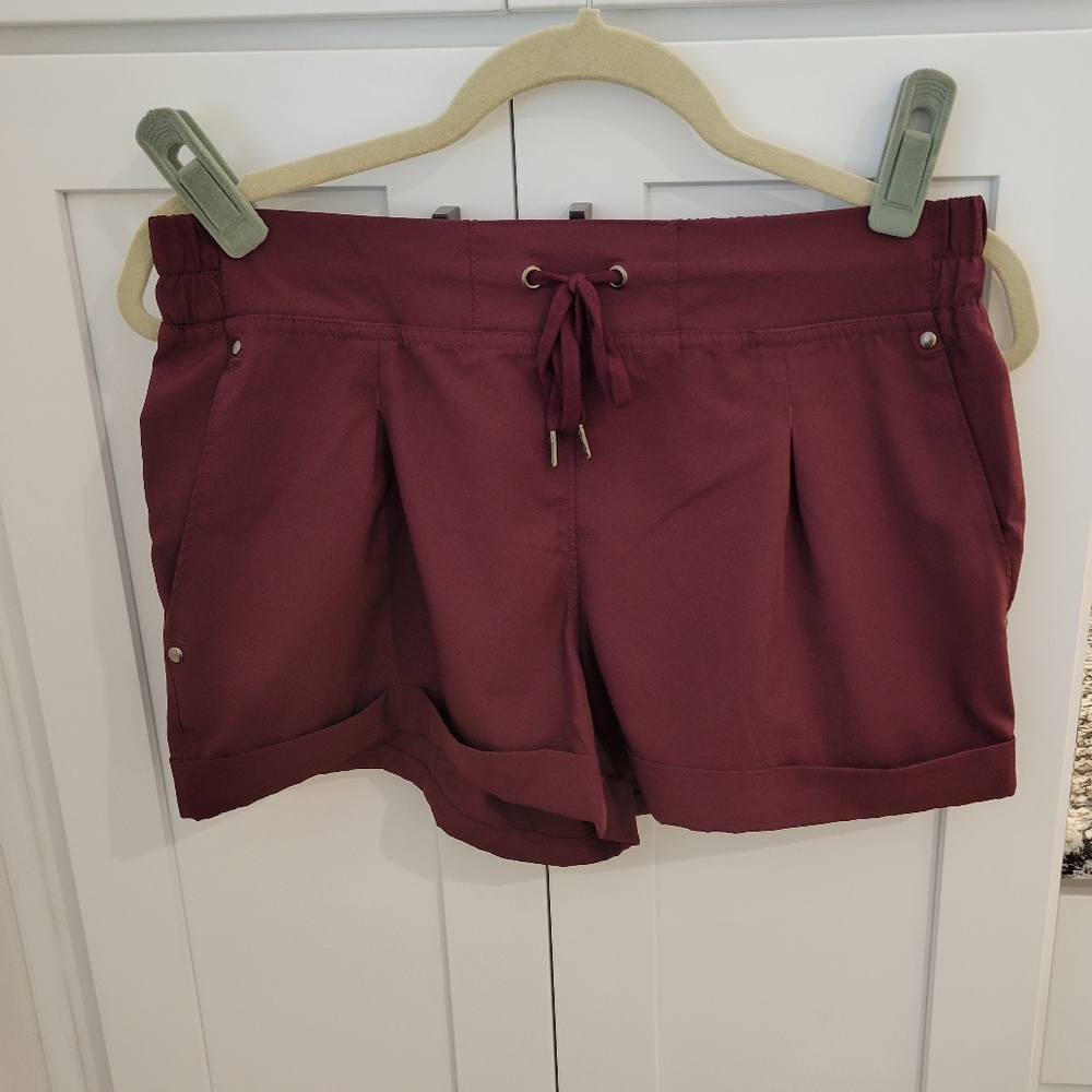 Mondetta Women's Wine Cargo Shorts